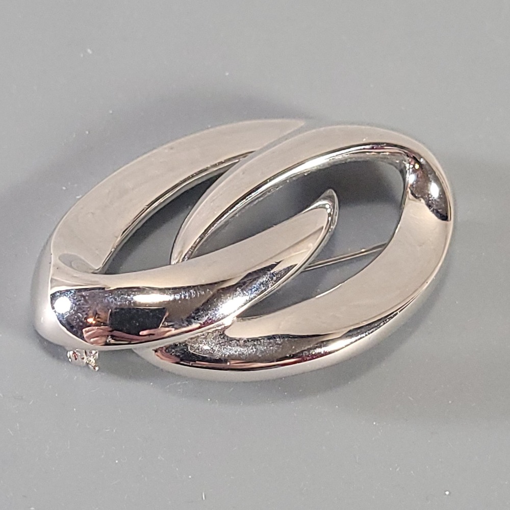 Napier Brooch Women Silver Tone Modernist Abstract Intertwining Oval Pin MCM